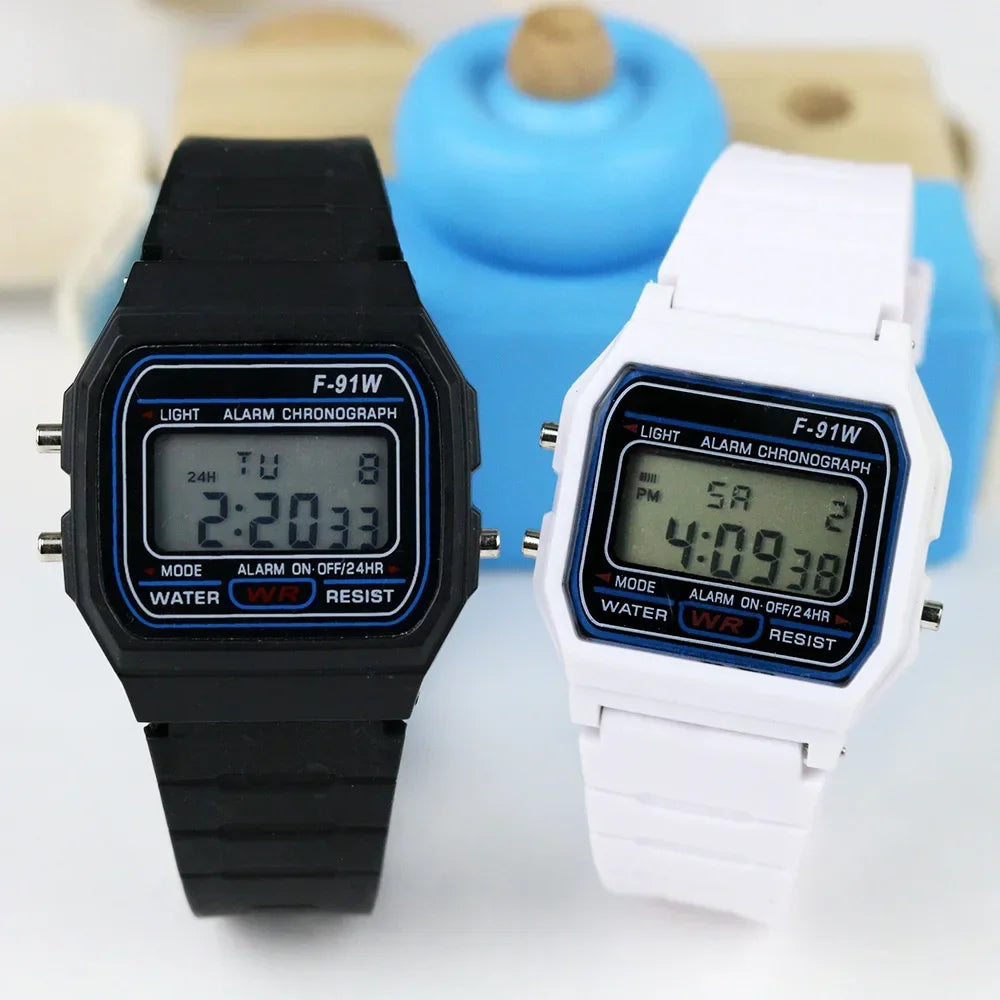 Sport LED Digital Watches Children Simple Small Square Dial Electronic Watch Silicone Band Fashion Casual Mens Watch Friend Gift