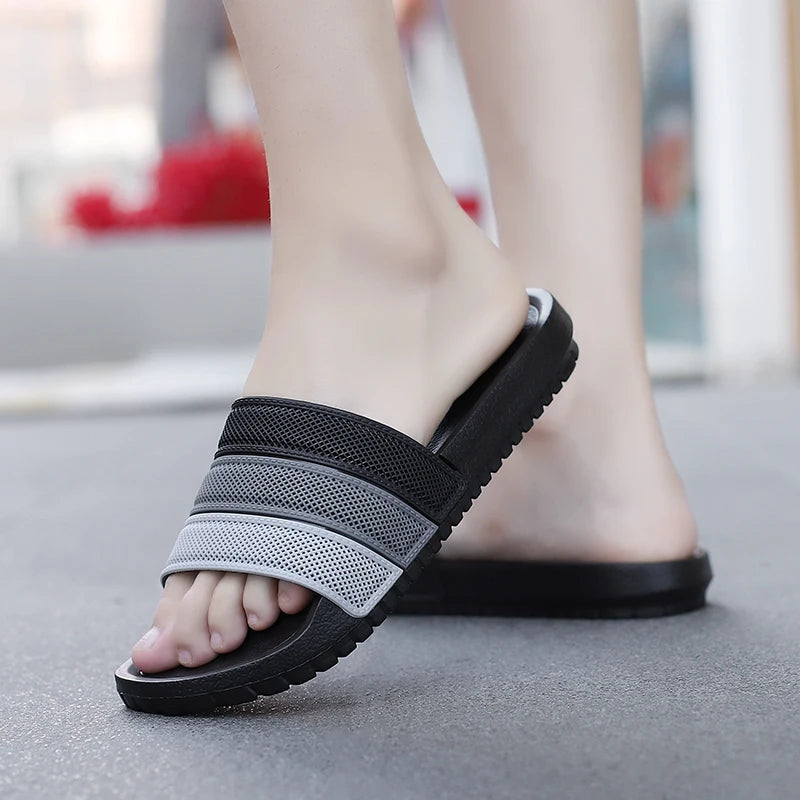 Summer Men Slippers Gradient Design Sandals Outdoor Clogs Soft Beach Slippers Comfortable Casual Indoor Home Shoe For Male 38-47