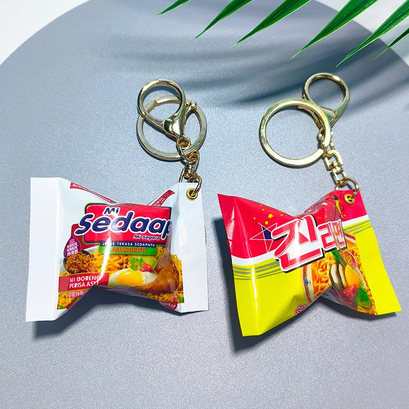 Creative Mini Indonesian Noodle Keychain Korean Ramen Instant Snack Food Toy Souvenir Spicy Mini Keyring Southeast Asian Cuisine