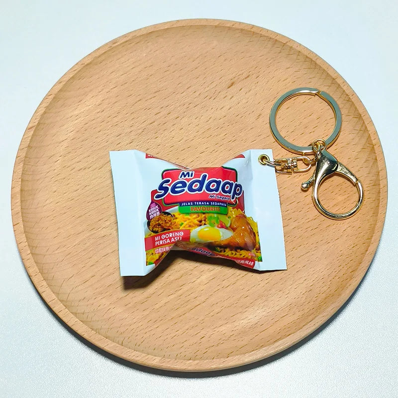 Creative Mini Indonesian Noodle Keychain Korean Ramen Instant Snack Food Toy Souvenir Spicy Mini Keyring Southeast Asian Cuisine