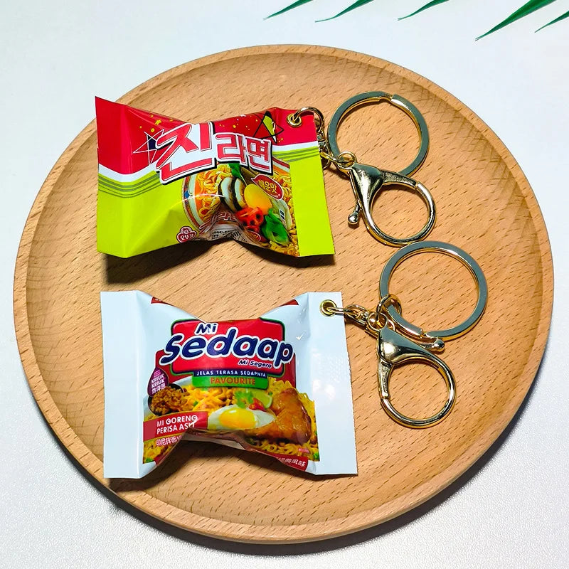 Creative Mini Indonesian Noodle Keychain Korean Ramen Instant Snack Food Toy Souvenir Spicy Mini Keyring Southeast Asian Cuisine