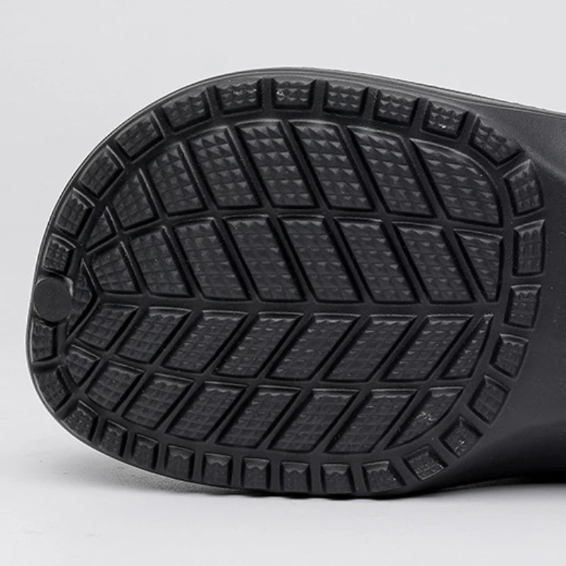 New Indoor Warm Slippers for Women Luxury Garden Shoes Soft Waterproof EVA Plush Slippers Female Clogs Couples Home Cotton Shoes