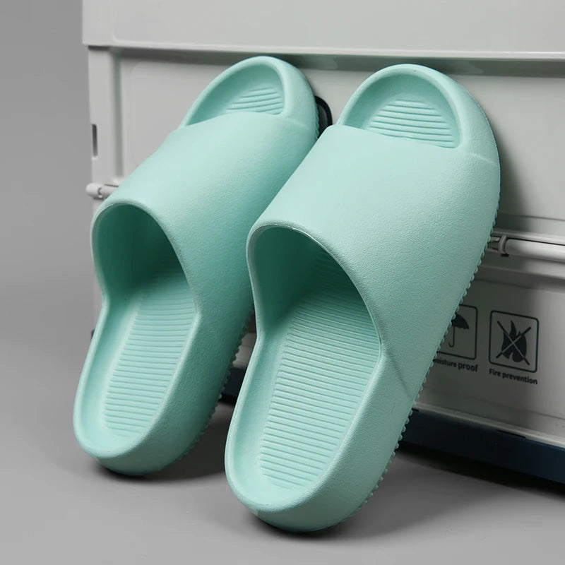 Summer Men Women Slippers EVA Platform Outdoor Comfortable Simple Design Beach Sandals Clogs Casual Indoor Slippers For Couple