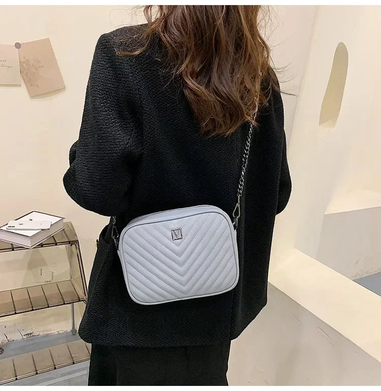 Women Bag Purse Pebbled V-Quilt Metal Chain Zip Up