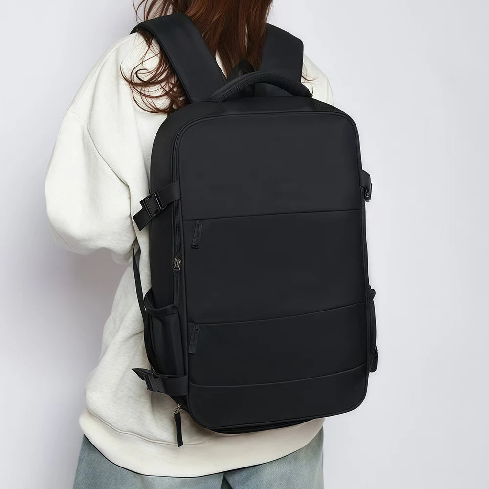 Long distance travel bag, lightweight backpack, suitable for outdoor exploration and city travel.zwq
