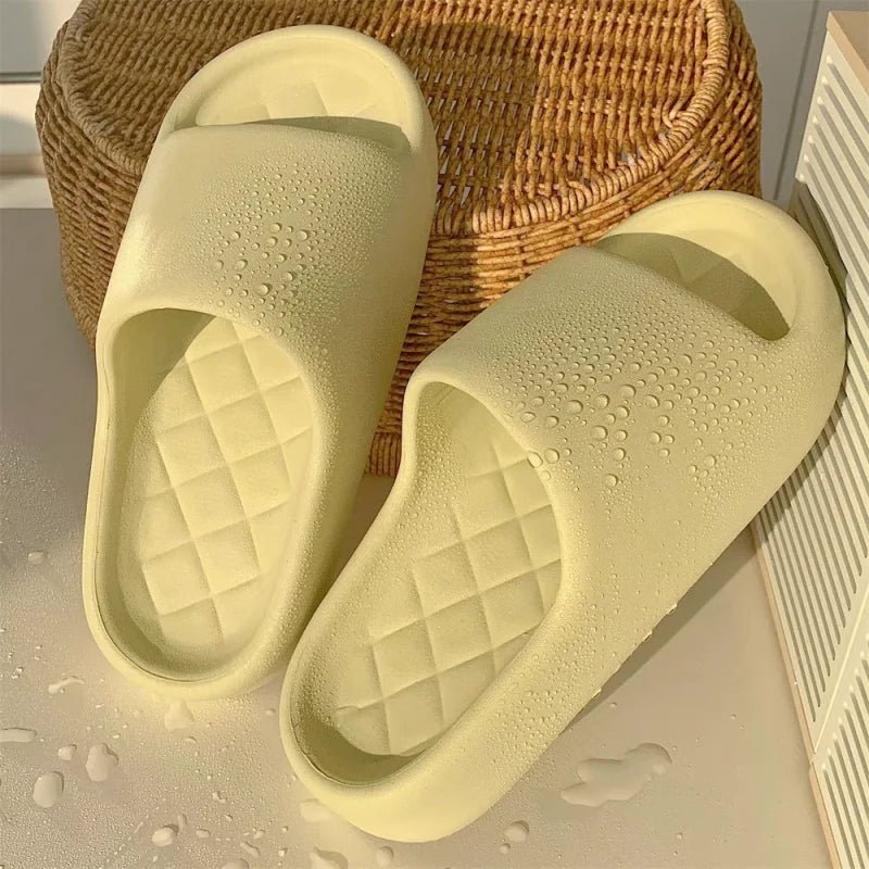 White Thick Platform Cloud Slippers Women Lightweight Soft Sole EVA Home Slides Woman Summer Comfort Non Slip Beach Flip Flops
