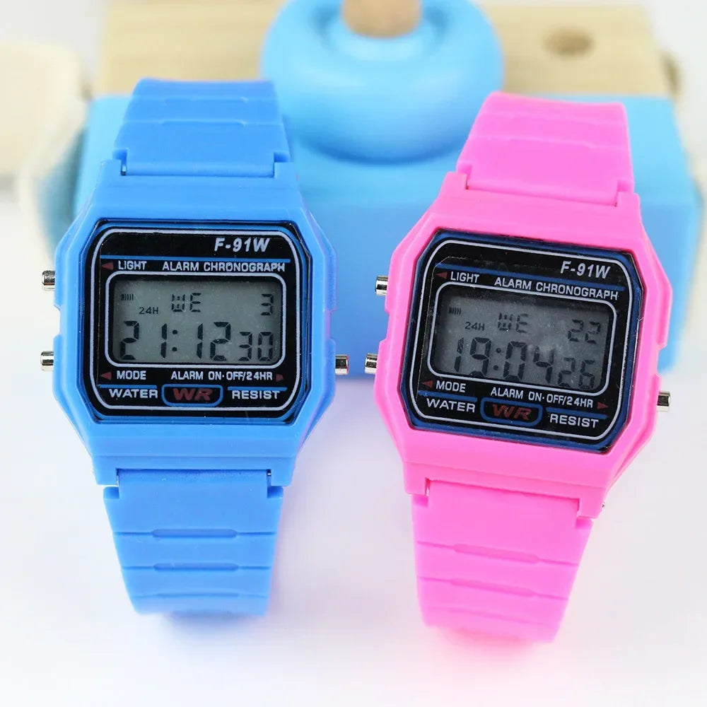 Sport LED Digital Watches Children Simple Small Square Dial Electronic Watch Silicone Band Fashion Casual Mens Watch Friend Gift