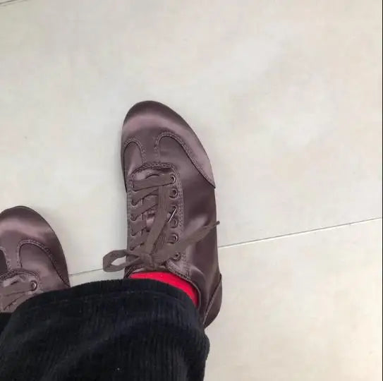 2025 New Women's Shoes Brown Soft Top Flat Sports Casual Shoes British Style Lace Up Versatile Shallow Mouth Board Shoes Loafers