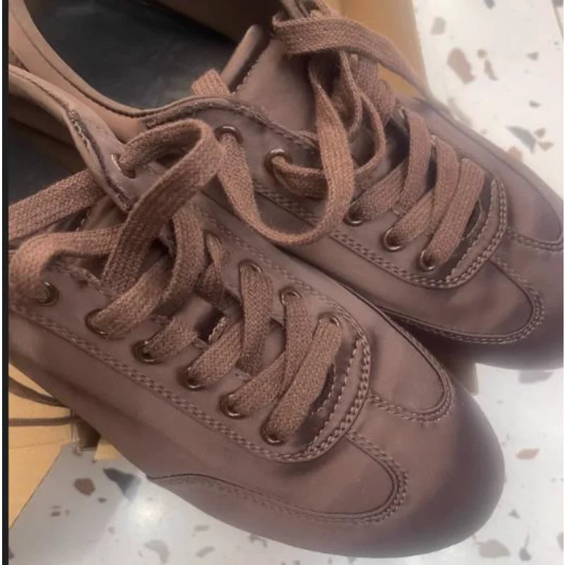 2025 New Women's Shoes Brown Soft Top Flat Sports Casual Shoes British Style Lace Up Versatile Shallow Mouth Board Shoes Loafers