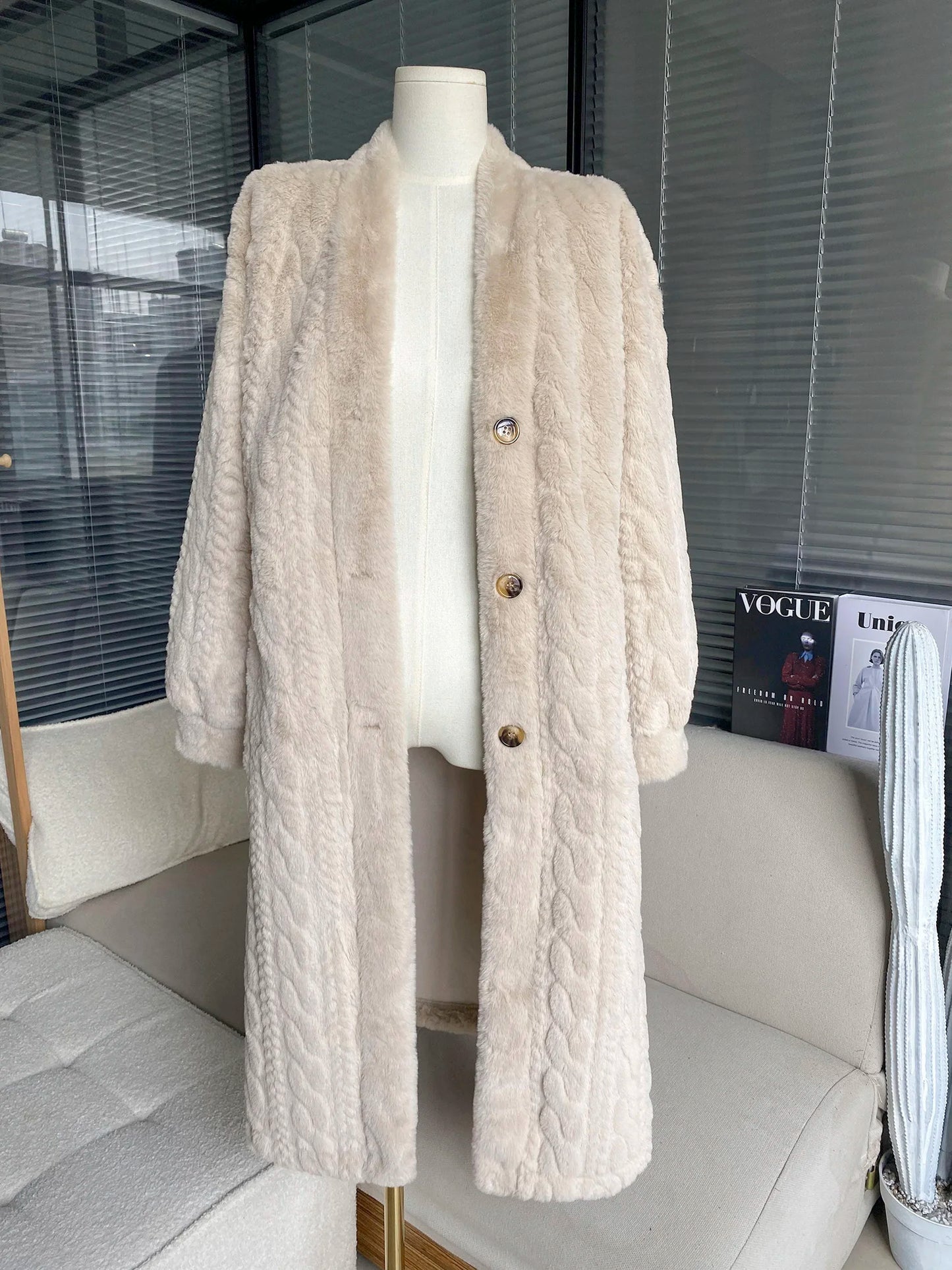 Winter Thick Warm Female Long Loose Coats Plus Size Button Fly Vintage Women's Faux Fur Outerwear Ladies X-long Dobby Fur Jacket