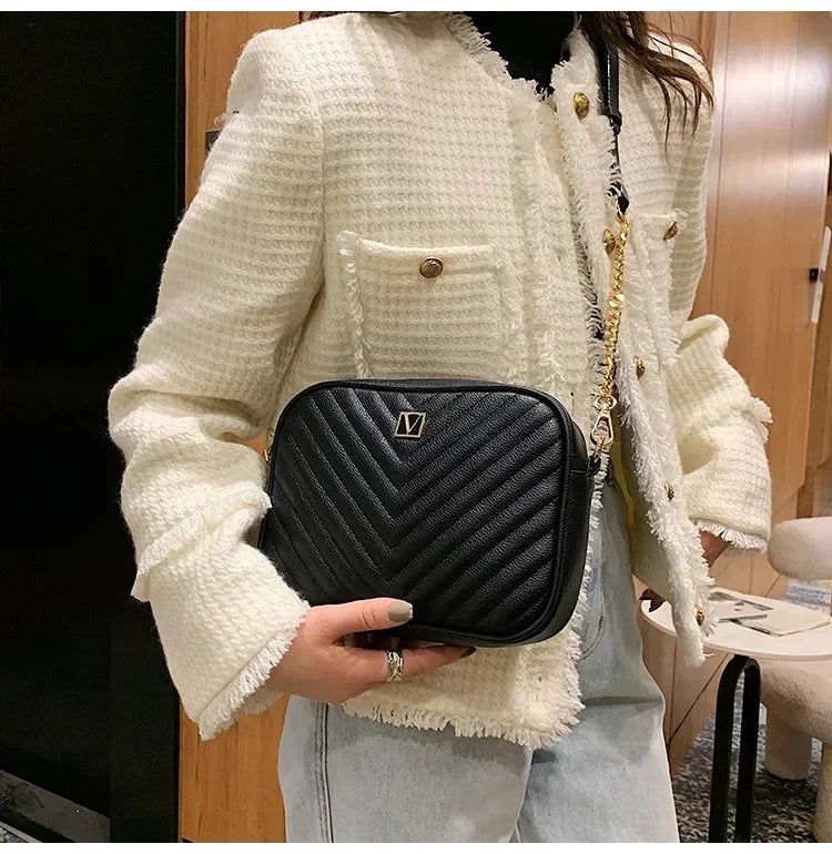 Women Bag Purse Pebbled V-Quilt Metal Chain Zip Up