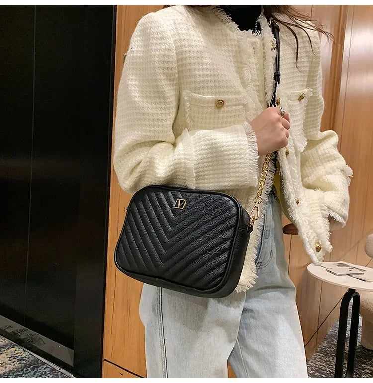 Women Bag Purse Pebbled V-Quilt Metal Chain Zip Up