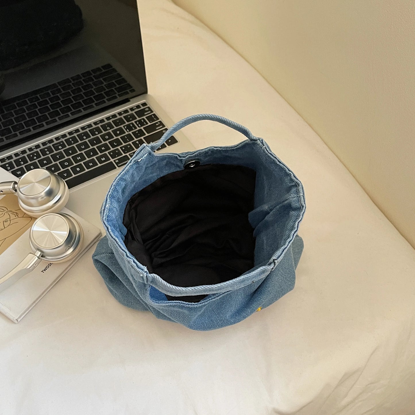 American Retro Japanese Style Tote Bag 2025 New Large Capacity Korean Commuting Portable Bucket Bag Relaxed Feeling Women's Bag