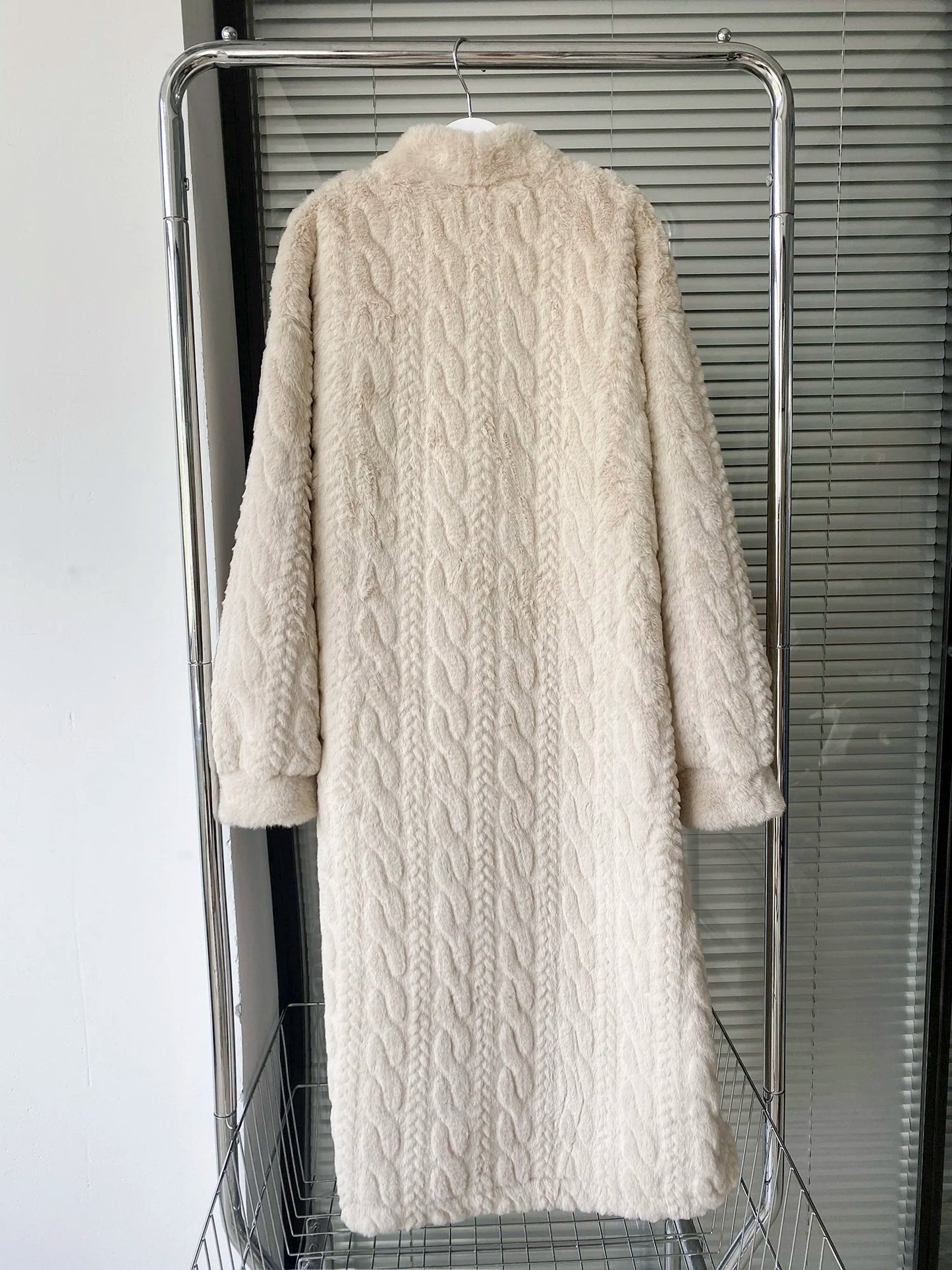 Winter Thick Warm Female Long Loose Coats Plus Size Button Fly Vintage Women's Faux Fur Outerwear Ladies X-long Dobby Fur Jacket