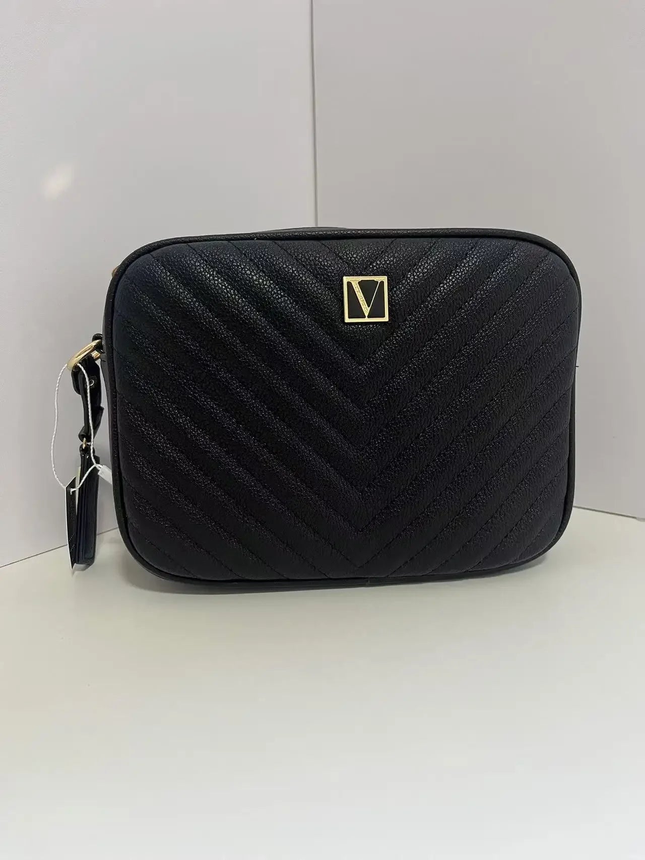 Women Bag Purse Pebbled V-Quilt Metal Chain Zip Up