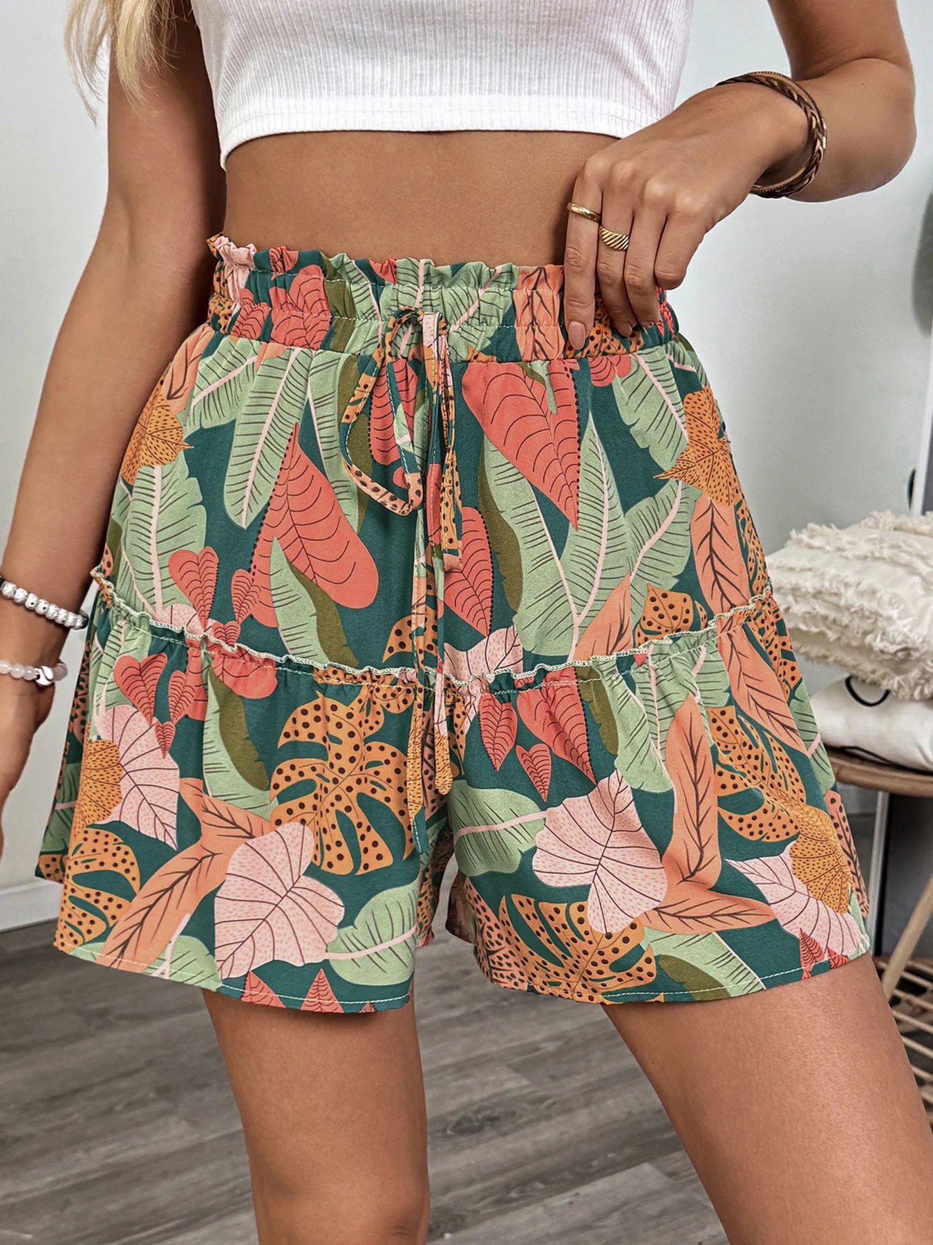 Tropical plant print faux style shorts for women in the summer of 2025, with a loose and comfortable waist