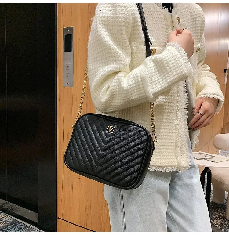Women Bag Purse Pebbled V-Quilt Metal Chain Zip Up