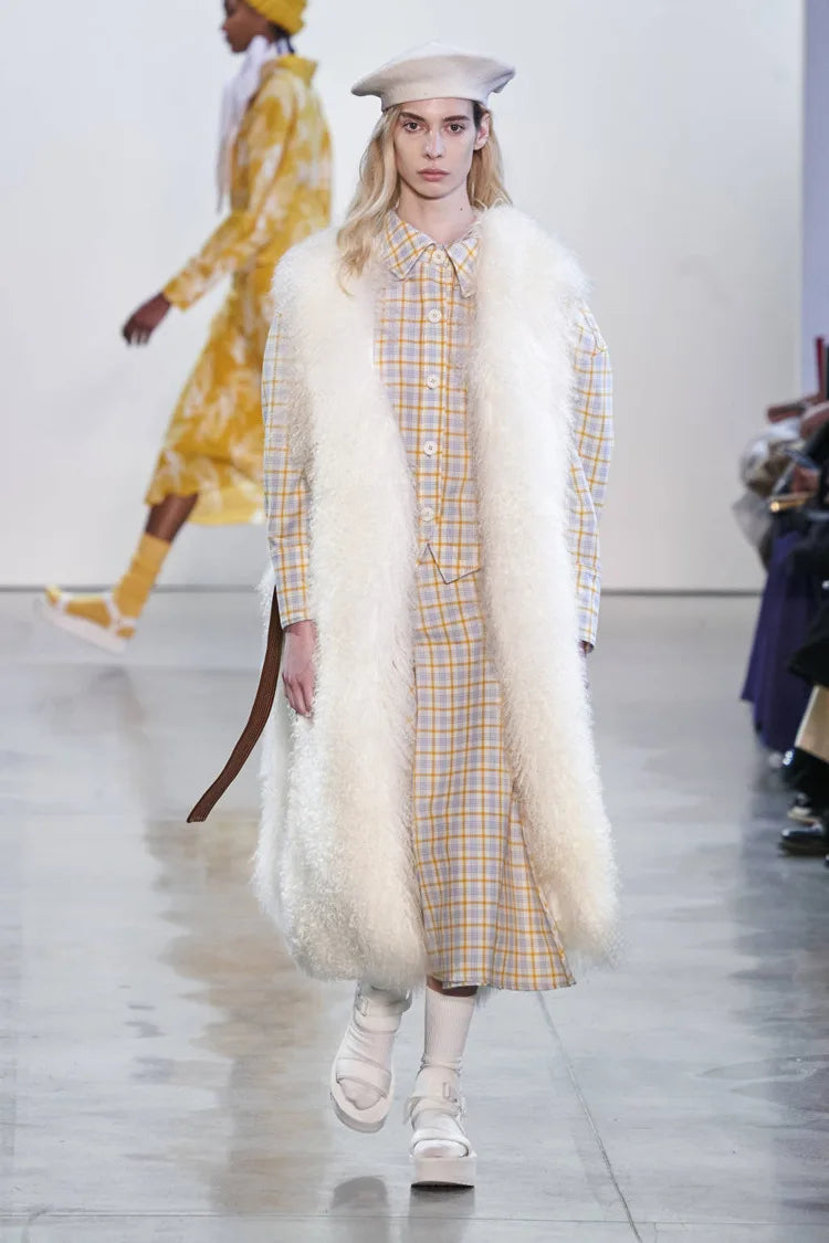 Winer Women Warm Faux Fur Plush Coats Mongolia Sheep Fur Women Long Vest Female Jacket Autumn Furry Sleeveless Outerwear 2024