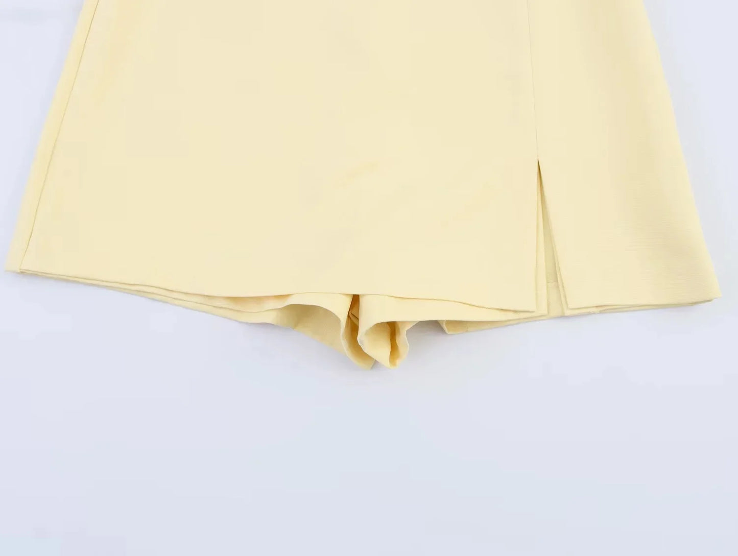 TRAFZA Casual Chic Butter Yellow Women Shorts Skirt Solid Zipper Shorts Skirt Fashion 2025 Spring Summer Elegant Holiday Shorts